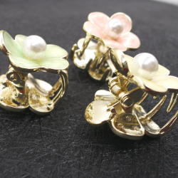 Pearl  flower small Hair clip